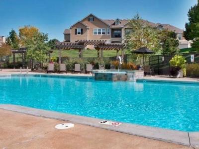 Manor Homes of Fox Crest Furnished Apartments - Image 4