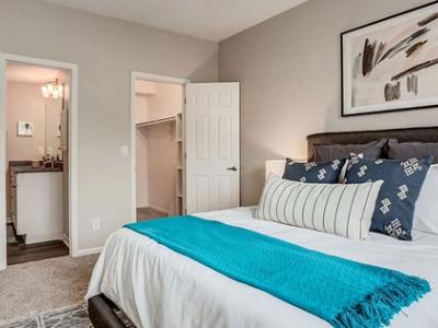 The Crossing at Barry Road Furnished Apartments - Image 6