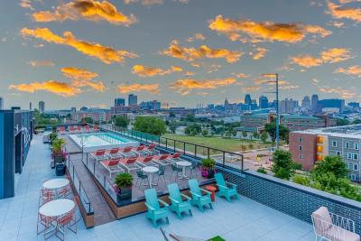 2501 Beacon Hill - Image 4