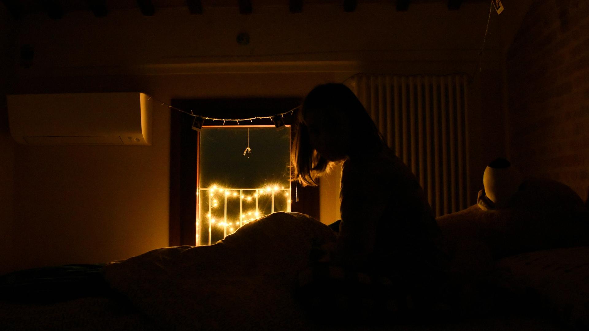 woman wake in bed