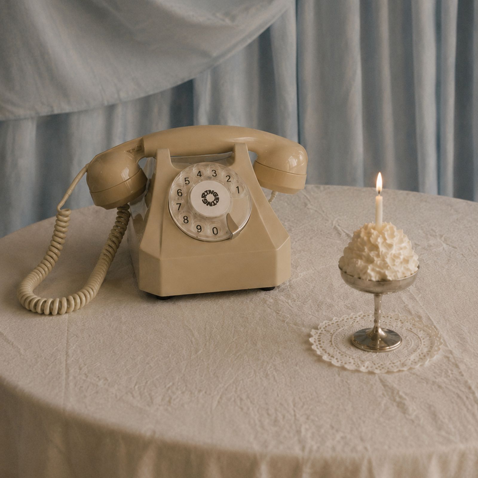Crème — vintage French telephone audio guestbook for hire in France