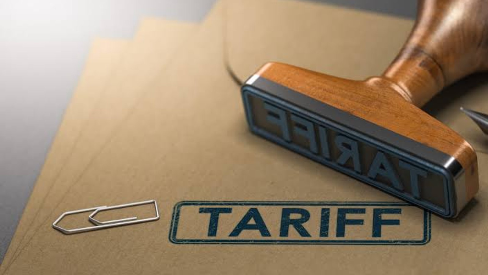 Boom or Correction? Revisiting the 2025 Tariff Warnings a Year Into Dubai's Actual Data