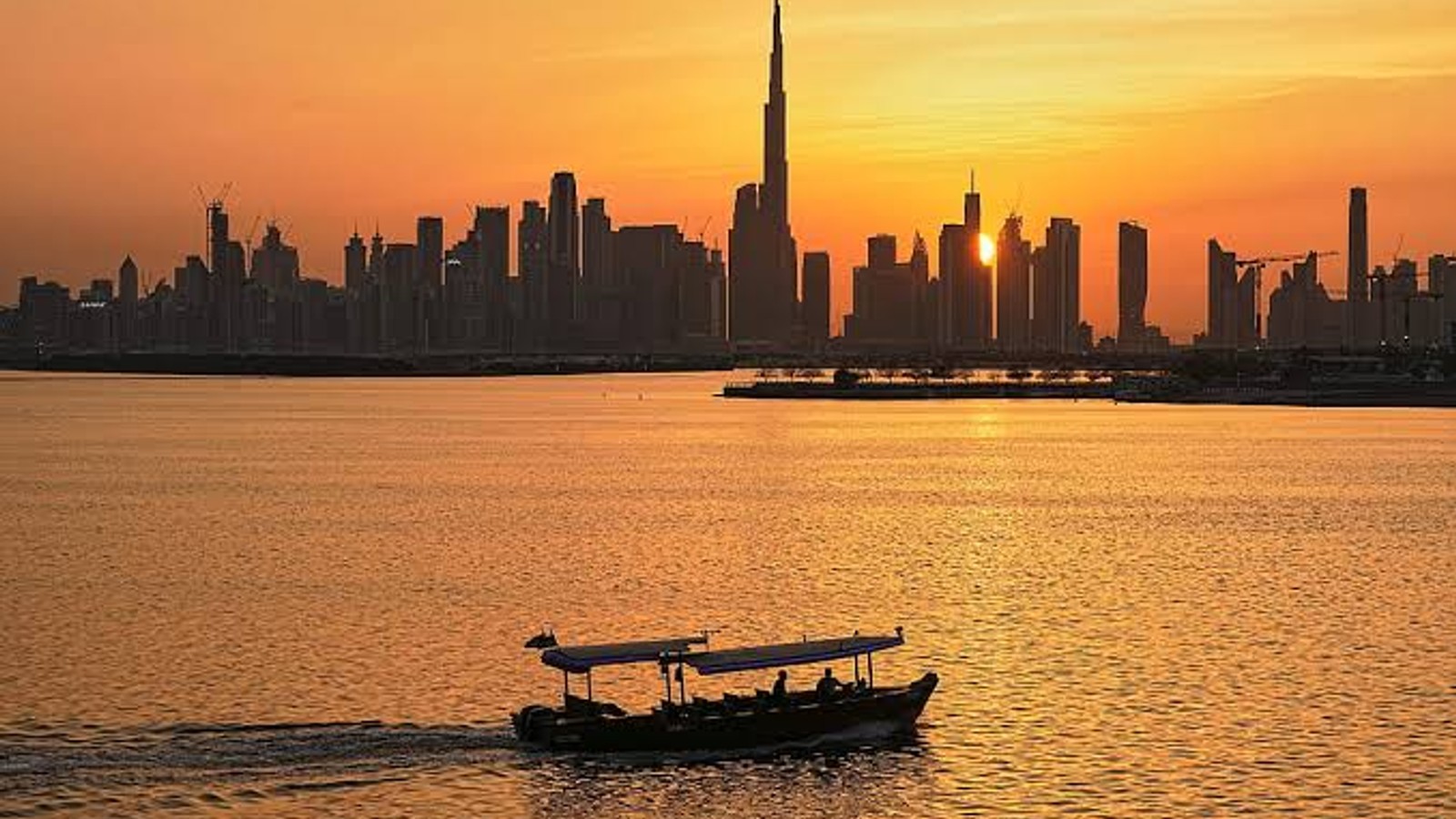 Dubai Retail Property: Sales Up 177%, New Leasing Down 26%