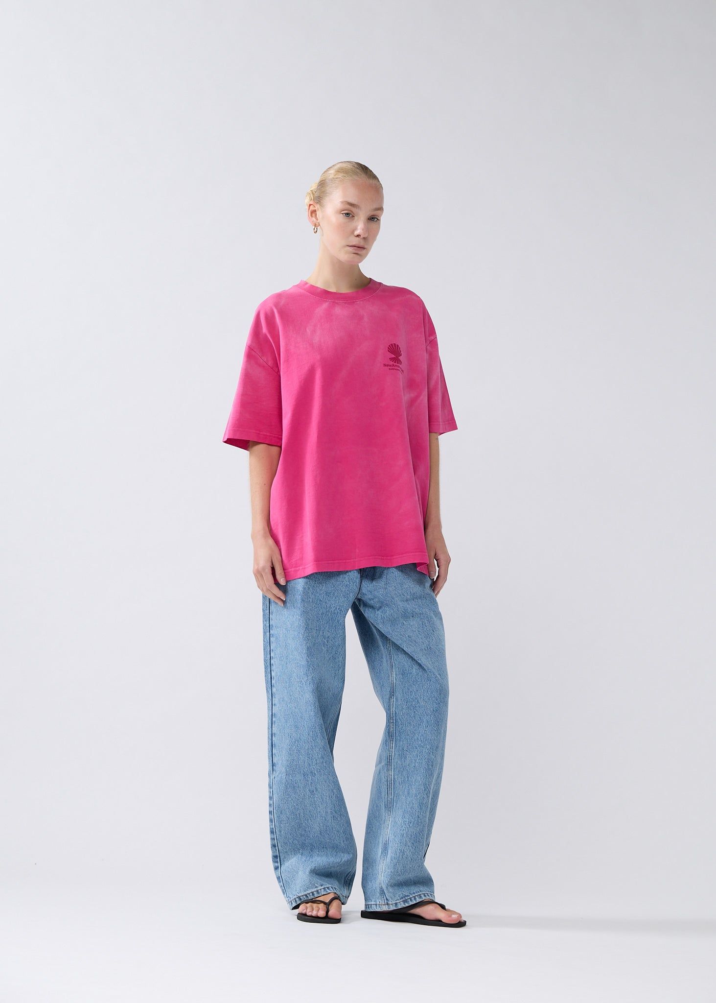 Tシャツ・カットソー SATUR [Park Gyu-young PICK] Oyster graphic short-sleeved T-s Park Gyu-young Pick] Satur Arch Logo Pigment Washed Short