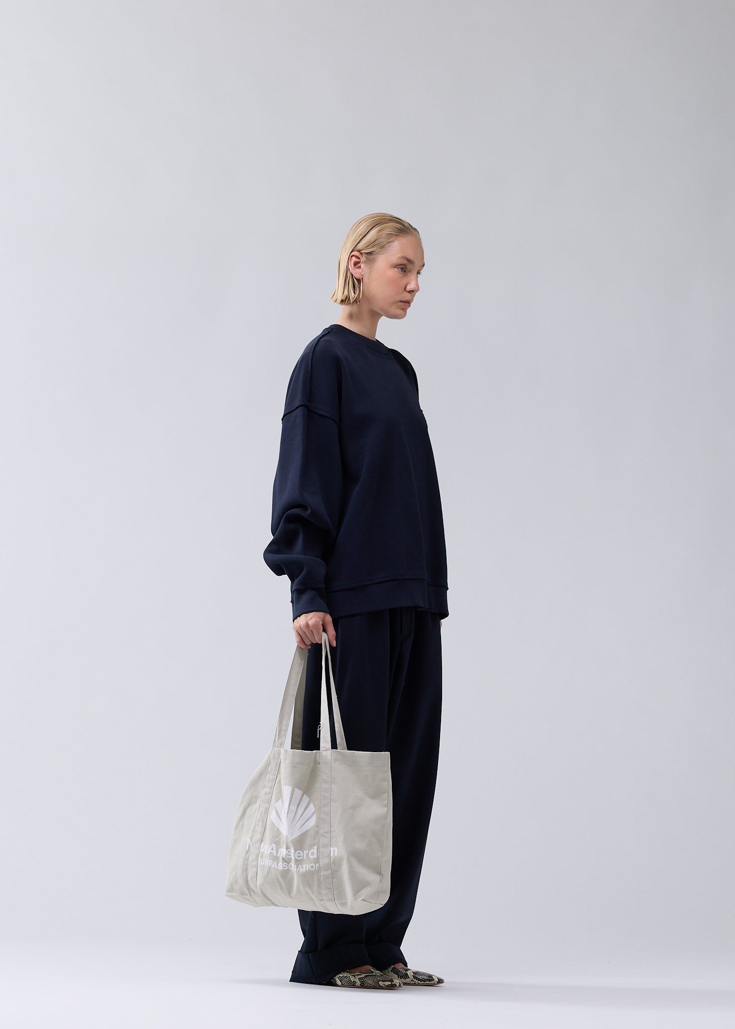vaultroom NIXIE TUBE CREWNECK 黒 Lサイズ NIXIE TUBE CREWNECK / BLACK – VAULTROOM