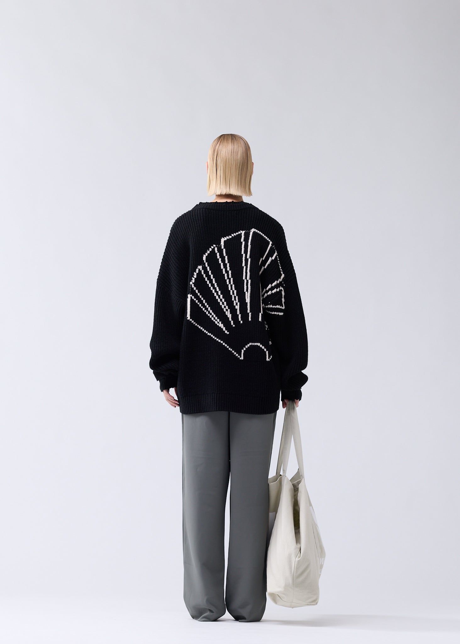 LOGO KNIT RAW EDGE BLACK