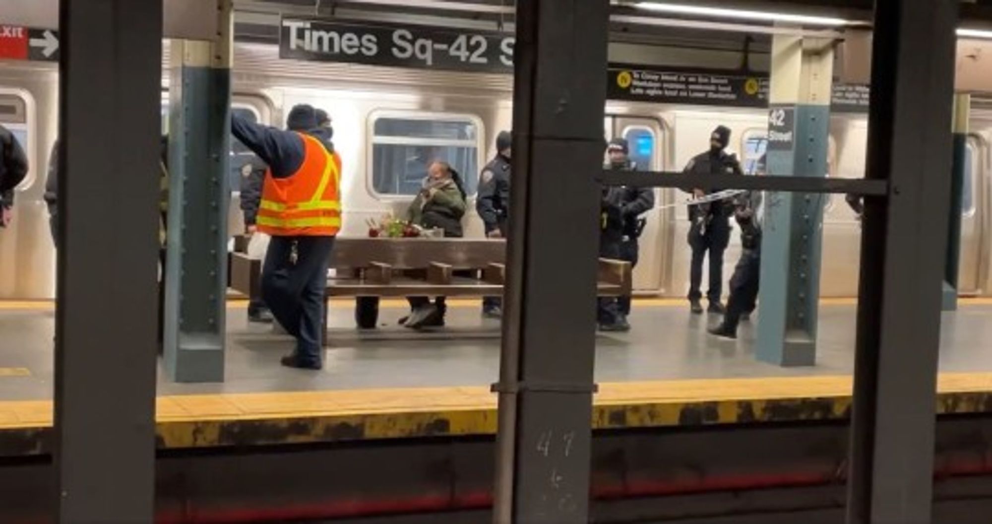 Metro.co.uk: Woman, 40, pushed to her death in front of subway train in ...