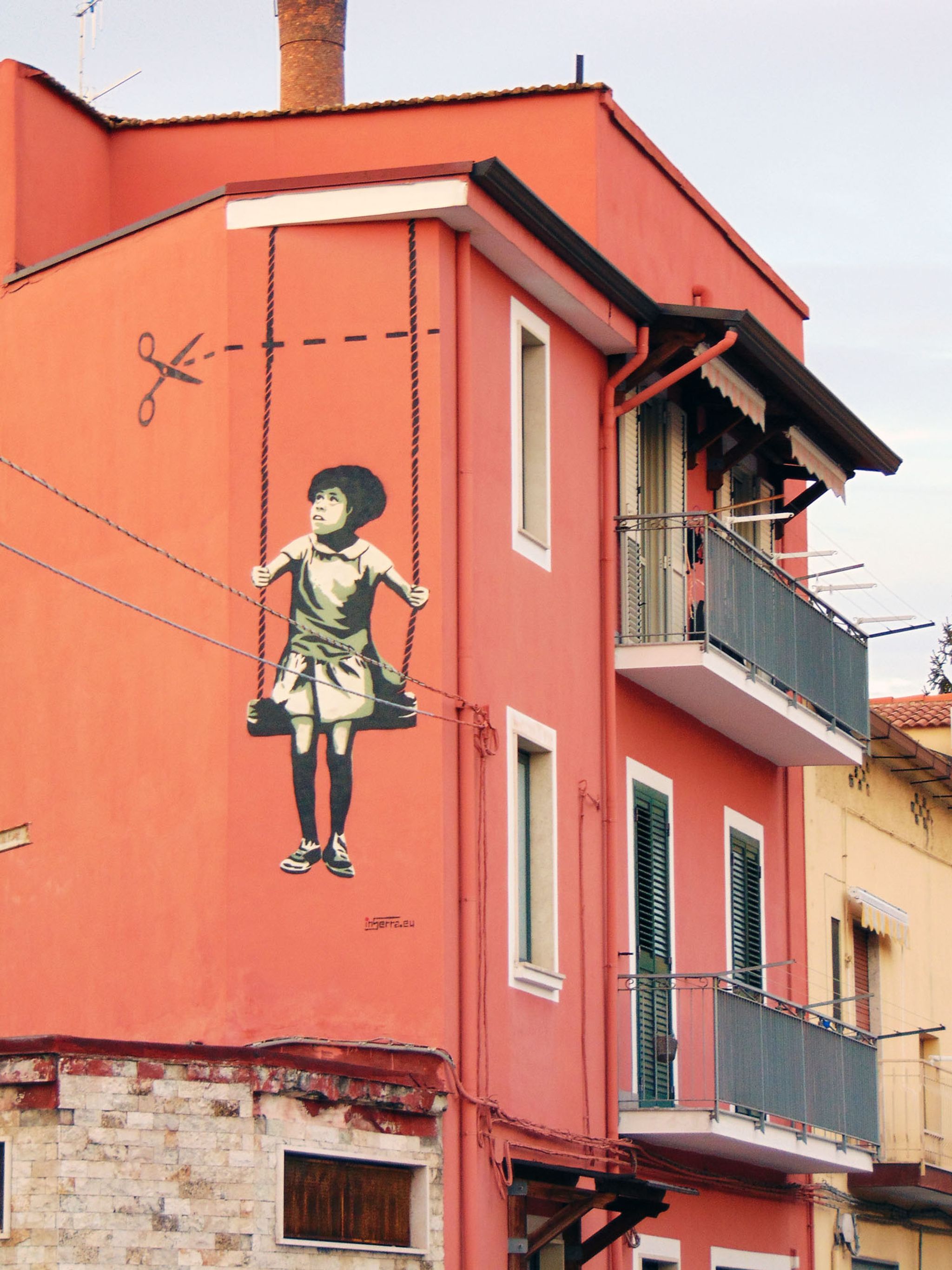 Baby swing InSerra Street art