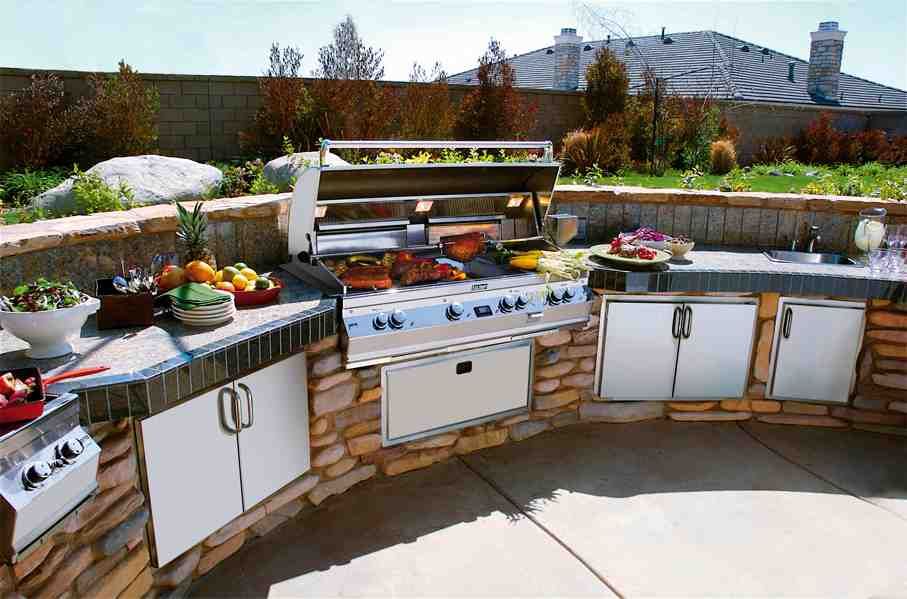 Custom outdoor kitchen design in Salt Lake City, Utah