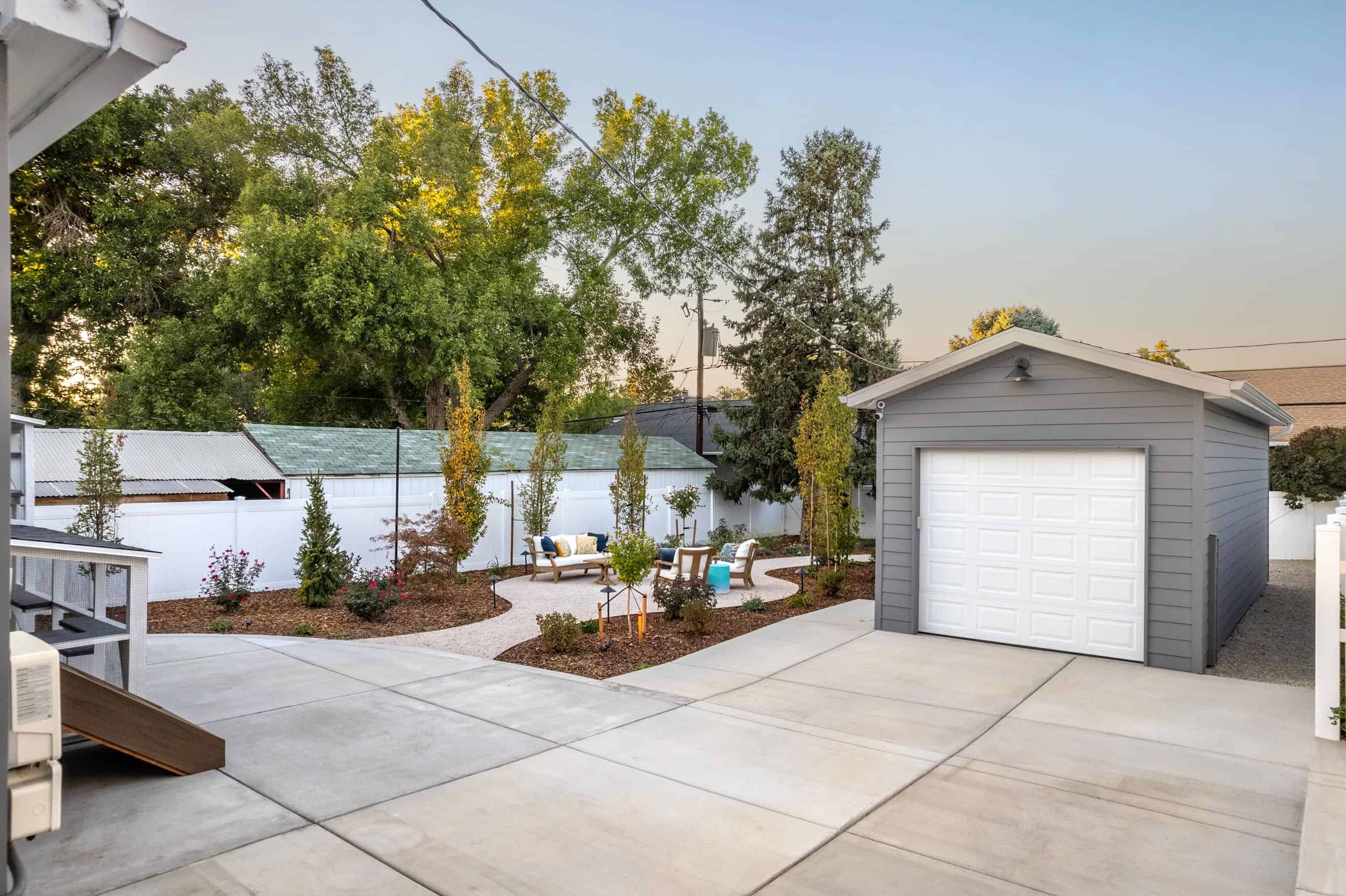 Garage construction with durable materials and sleek design