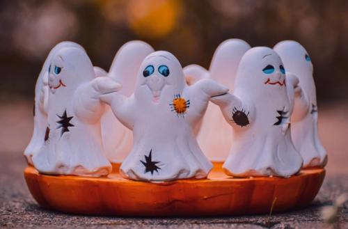 Hungry Ghost Month 2026: What Opens the Gates, What Walks Through, and How to Survive It (Aug 13 – Sep 10)