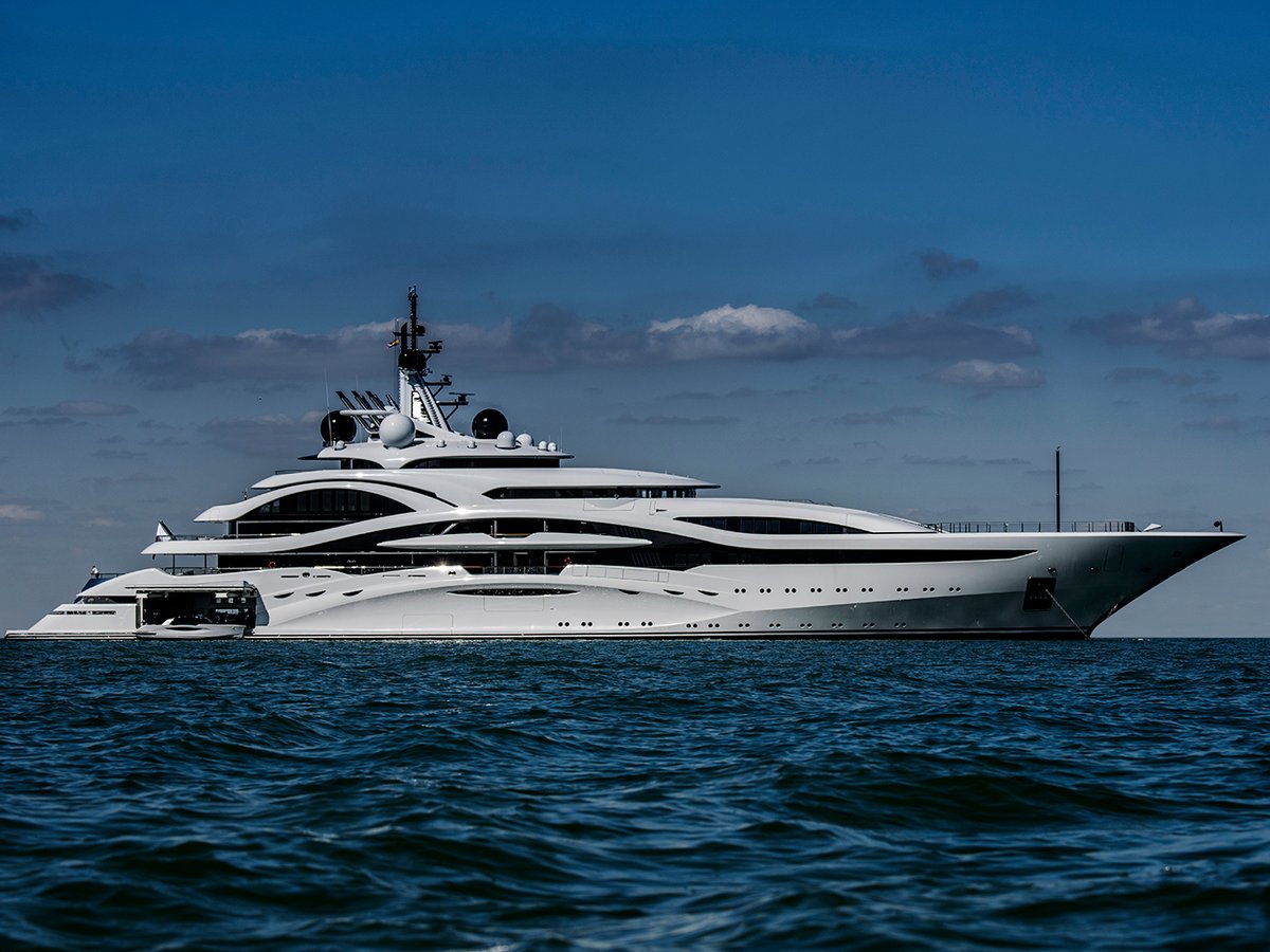 Al Lusail, 123m new build superyacht, built by Lürssen, designed by H2 Yacht Design — photograph 2