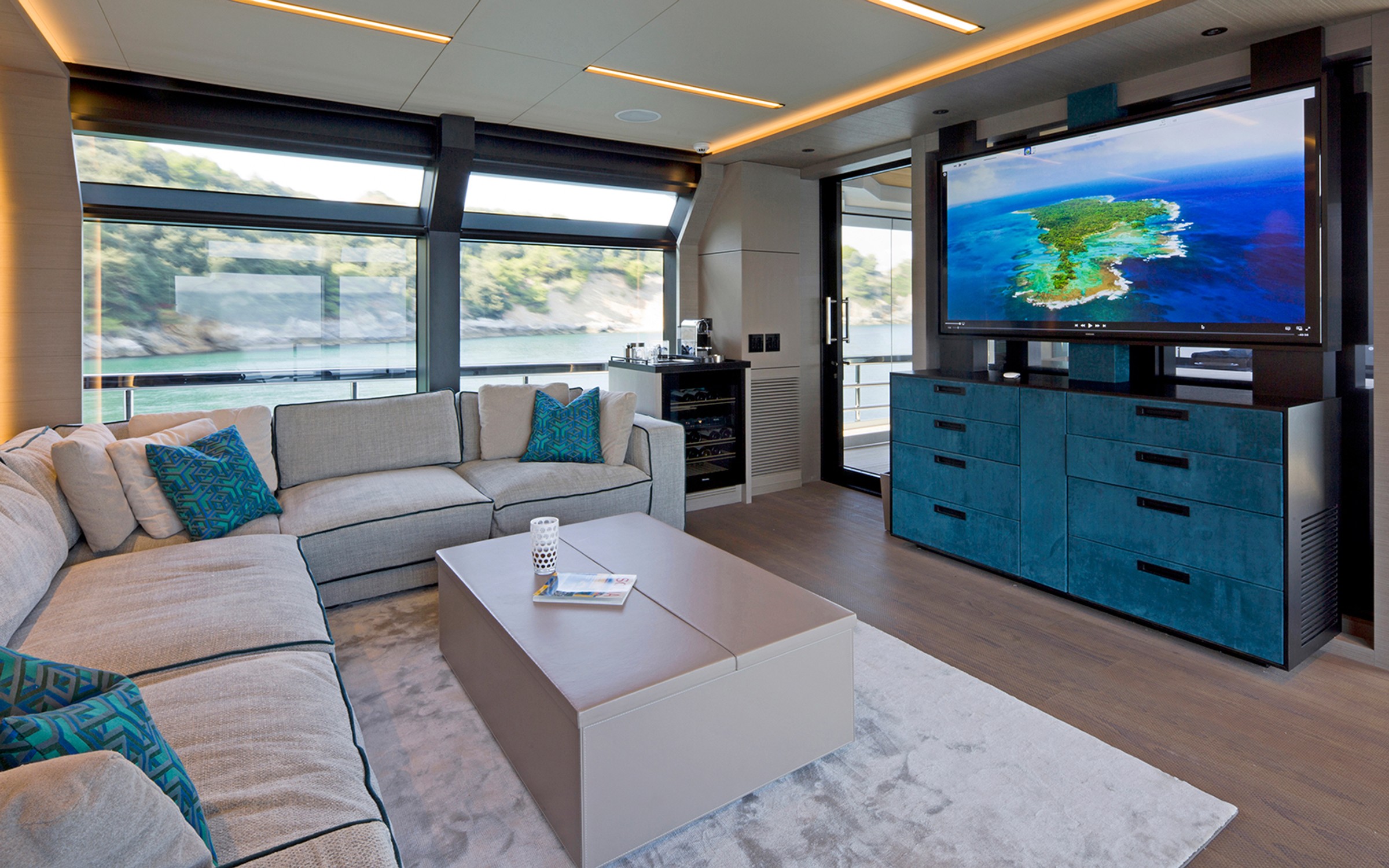 Andreika, 32.3m new build superyacht, built by Alpha Custom Yacht, designed by H2 Yacht Design — photograph 10