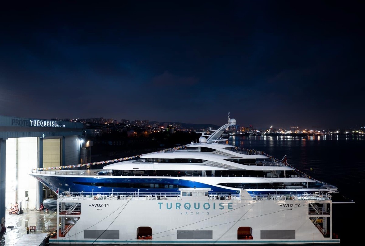 Angelique, 88m new build superyacht, built by Turquoise Yachts, designed by H2 Yacht Design — photograph 14