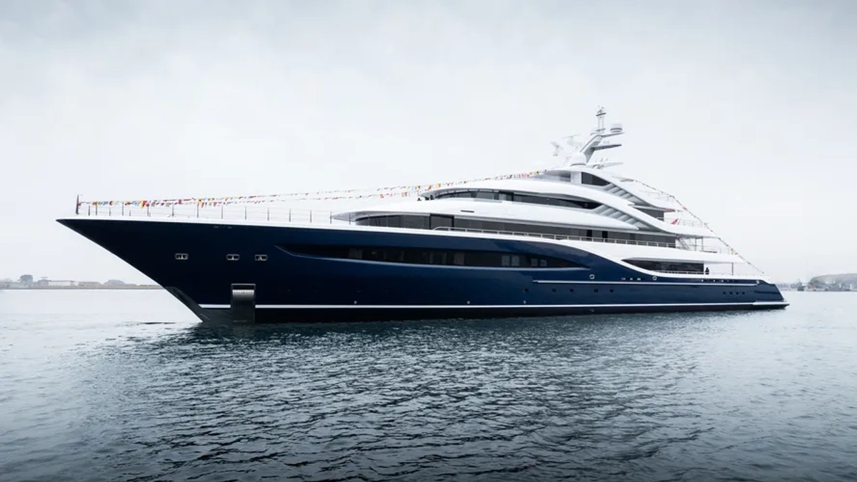 Angelique, 88m new build superyacht, built by Turquoise Yachts, designed by H2 Yacht Design — photograph 12