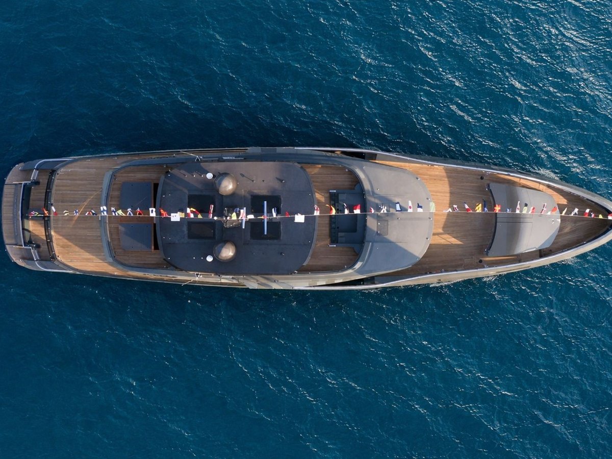 The Great Escape, 44.47m new build superyacht, built by Mangusta, designed by H2 Yacht Design — photograph 1