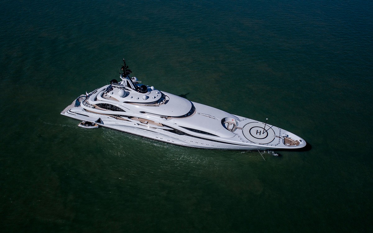 Al Lusail, 123m new build superyacht, built by Lürssen, designed by H2 Yacht Design — photograph 9