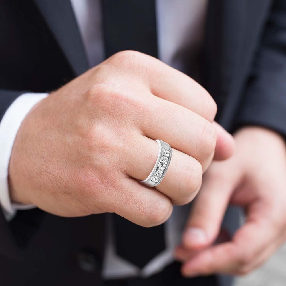 1.0 ctw Bar Set Princess Diamond Milgrain Accent Men's Ring
