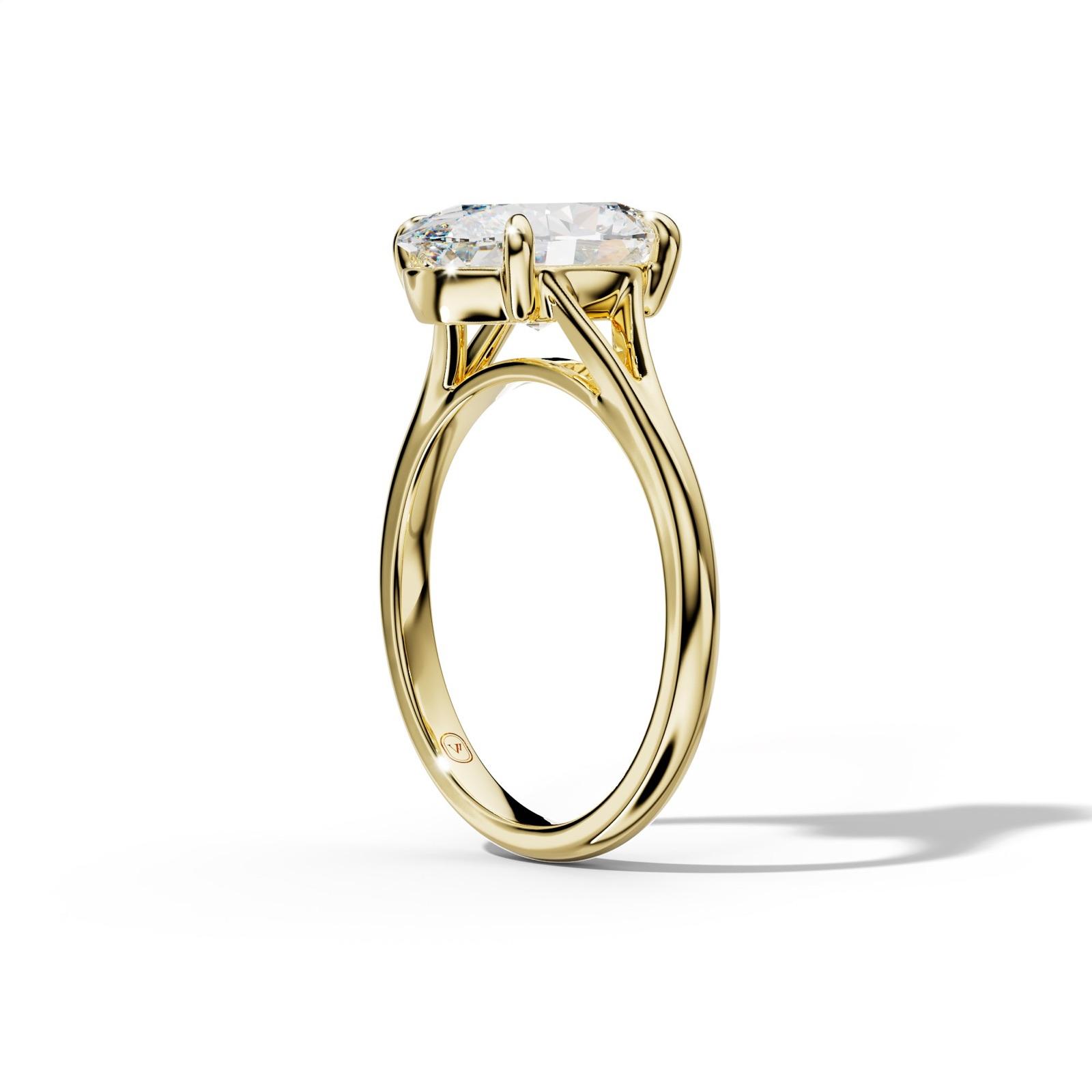 Jane Oval Diamond Engagement Ring