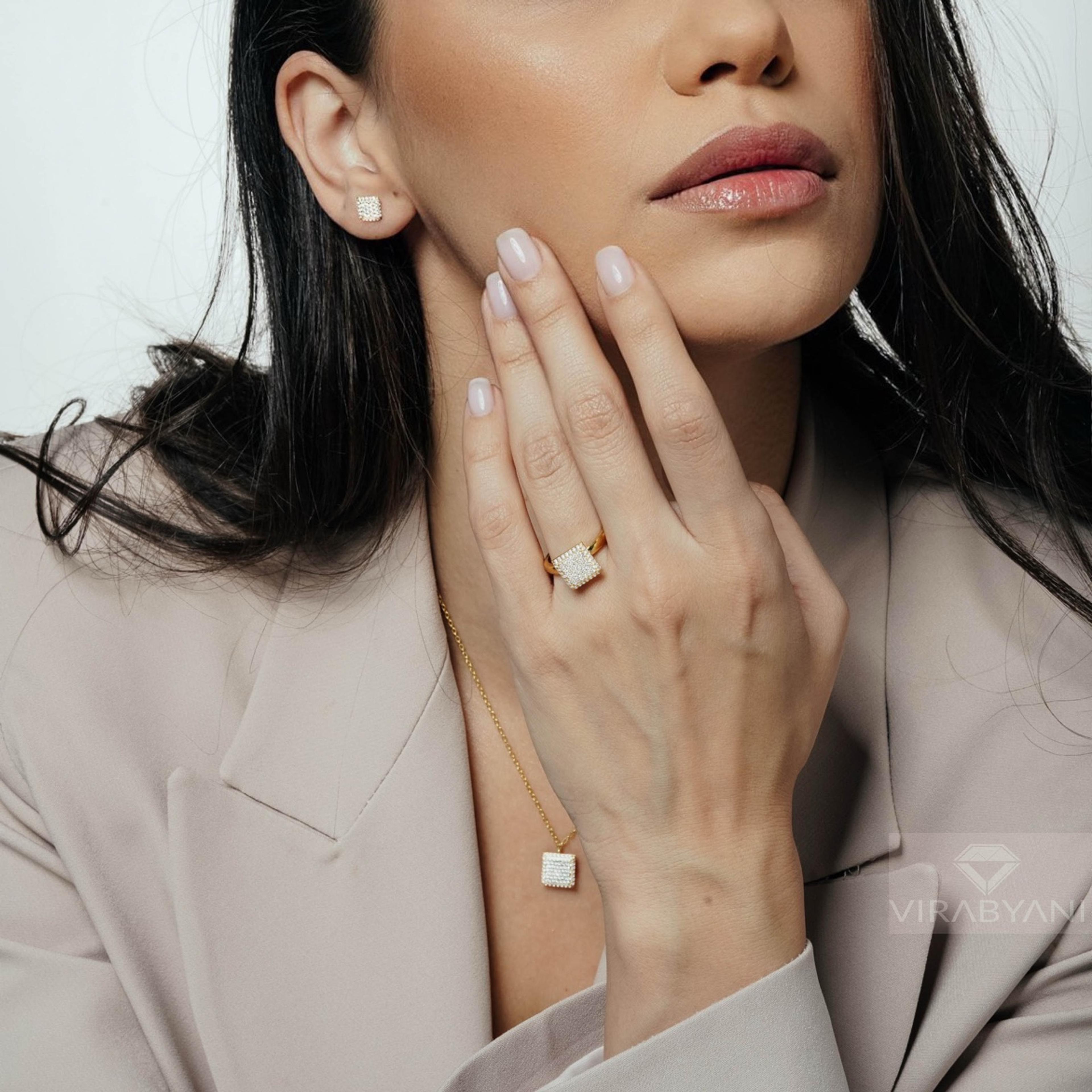 Square Shaped AMoré Pavé Ring With 0.60 ct. Diamonds