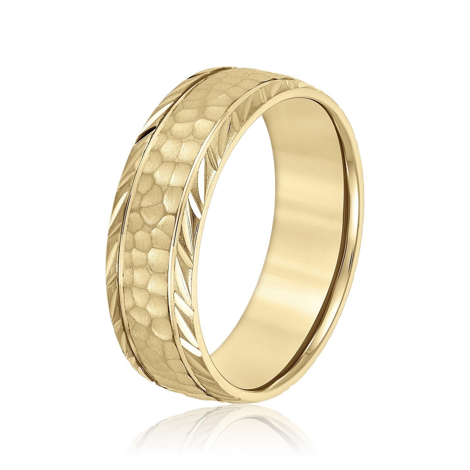 Men’s Leaf Pattern Edged Hammered Center Wedding Band