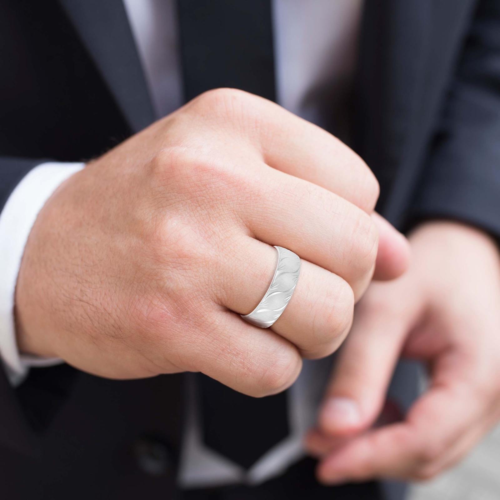 Men's Slightly Wave Engraved Band