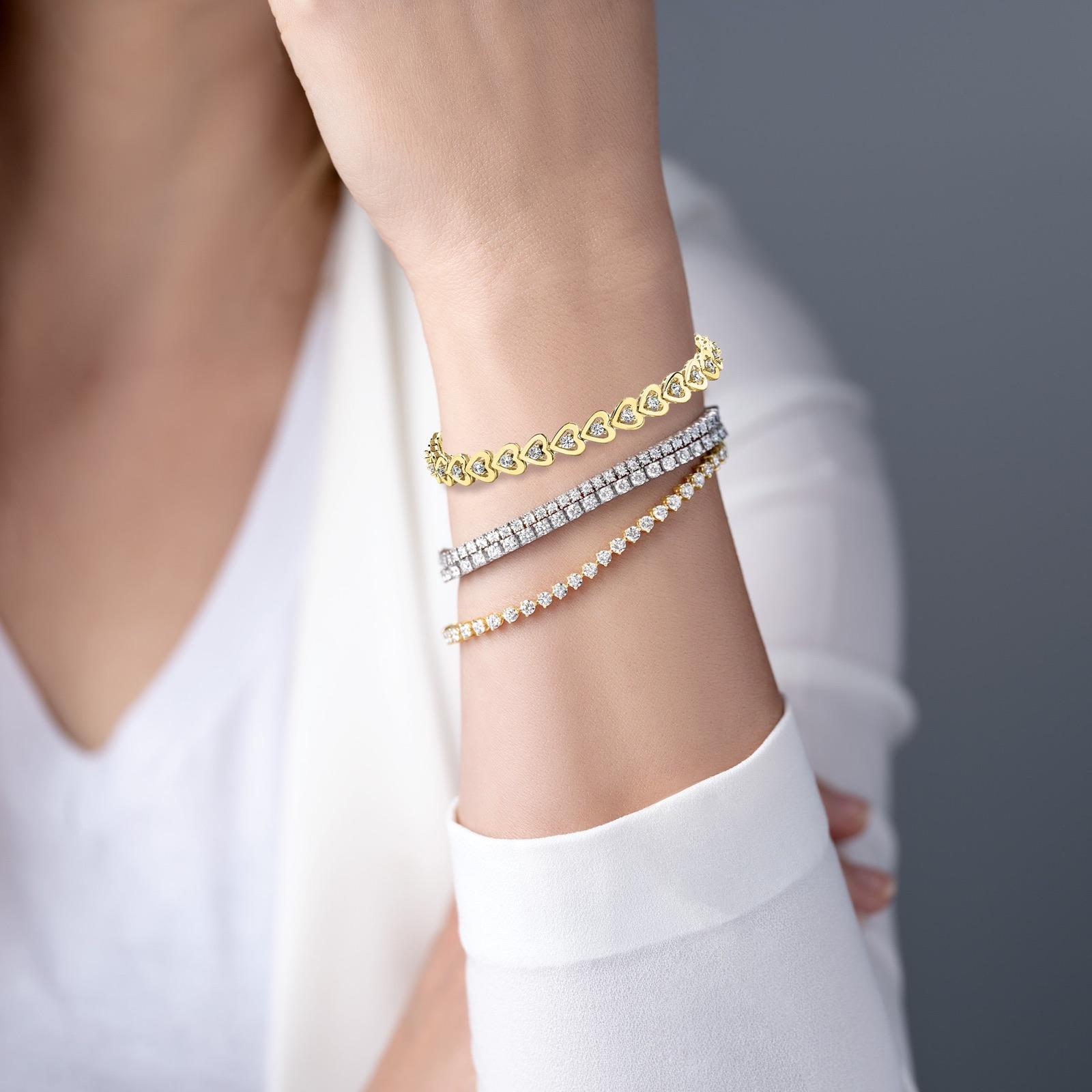 1.50 ctw Round Diamond Hearth Framed Tennis Bracelet-VIRABYANI