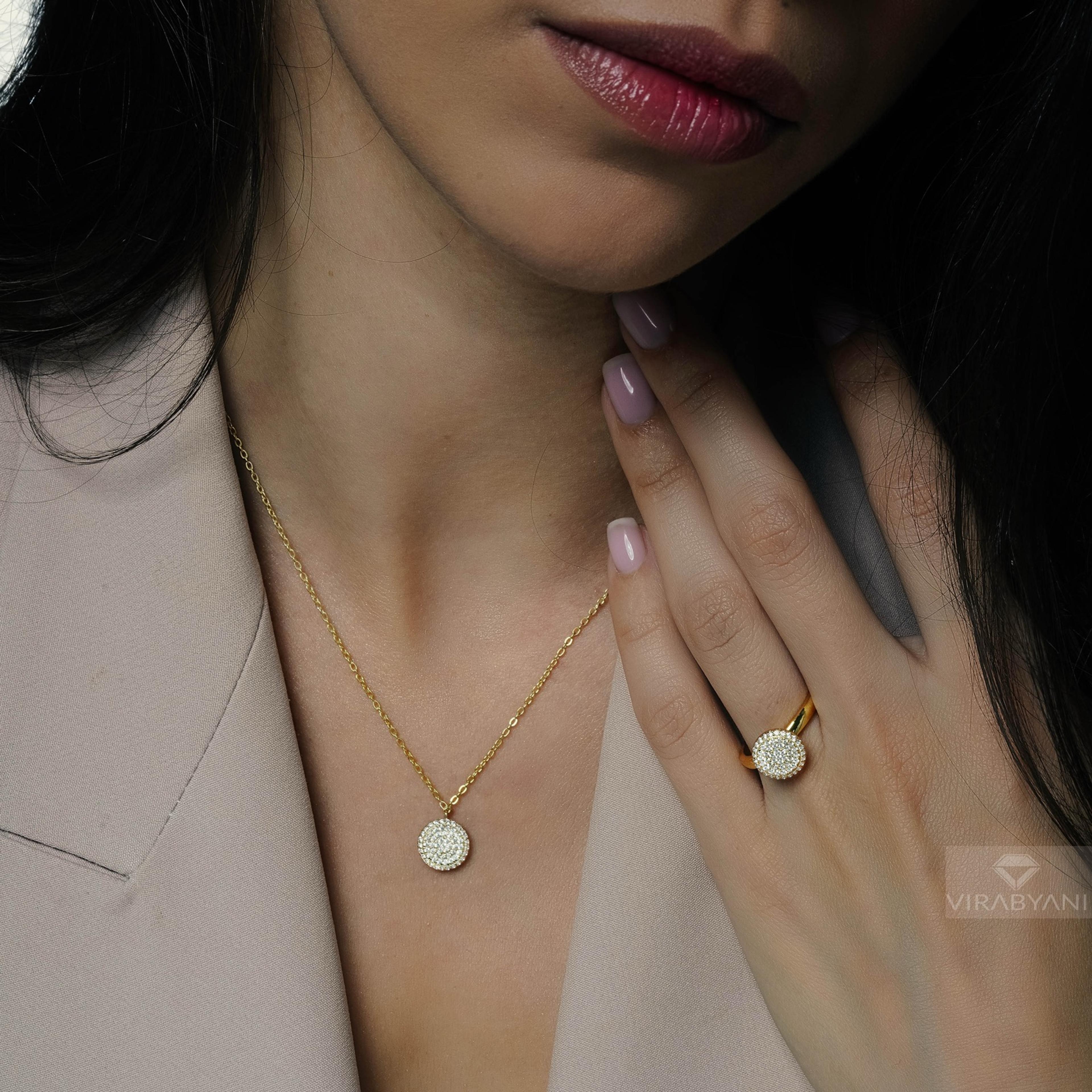 Round Shaped AMoré Pavé Necklace With 0.50 ct. Diamonds