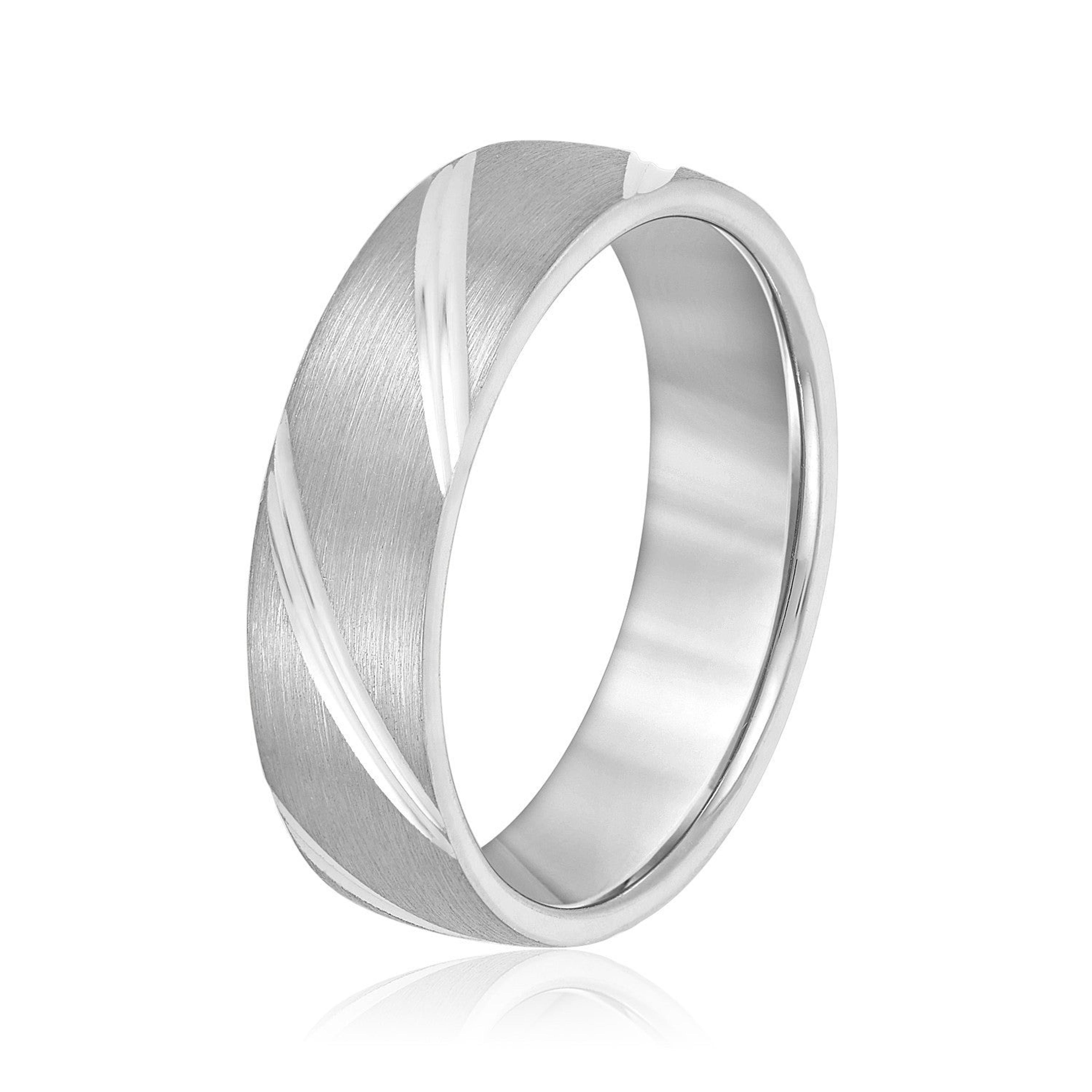 Grooves Engraved Men's Wedding Band