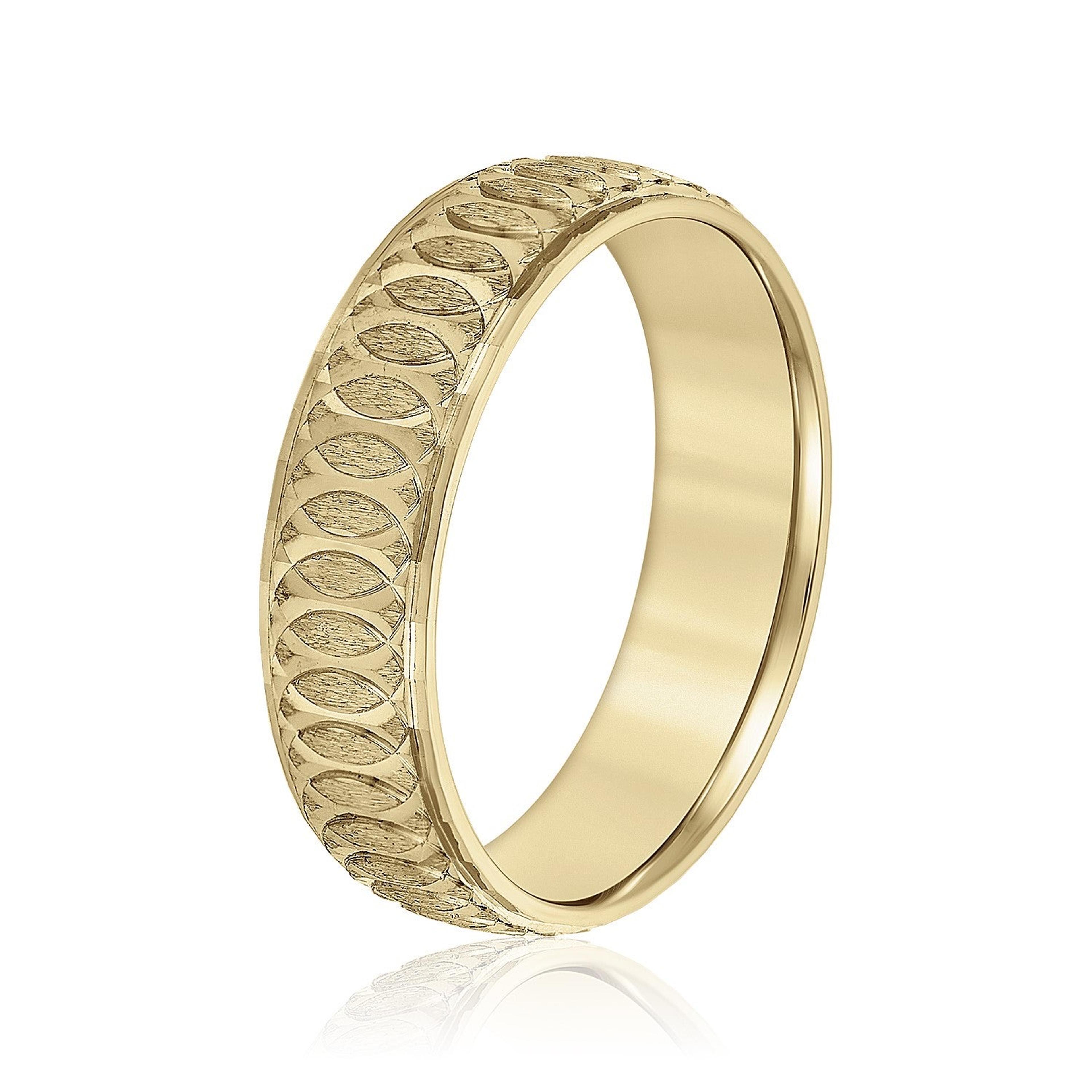 Men's Overlapping Circular Pattern Wedding Band