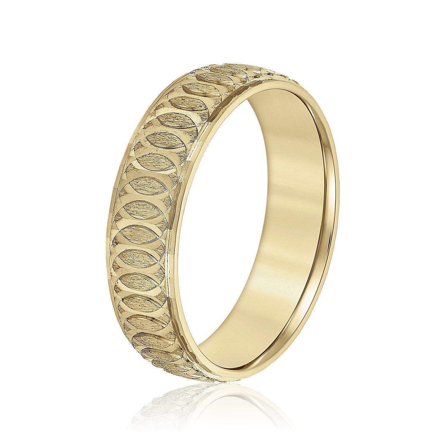 Men's Overlapping Circular Pattern Wedding Band