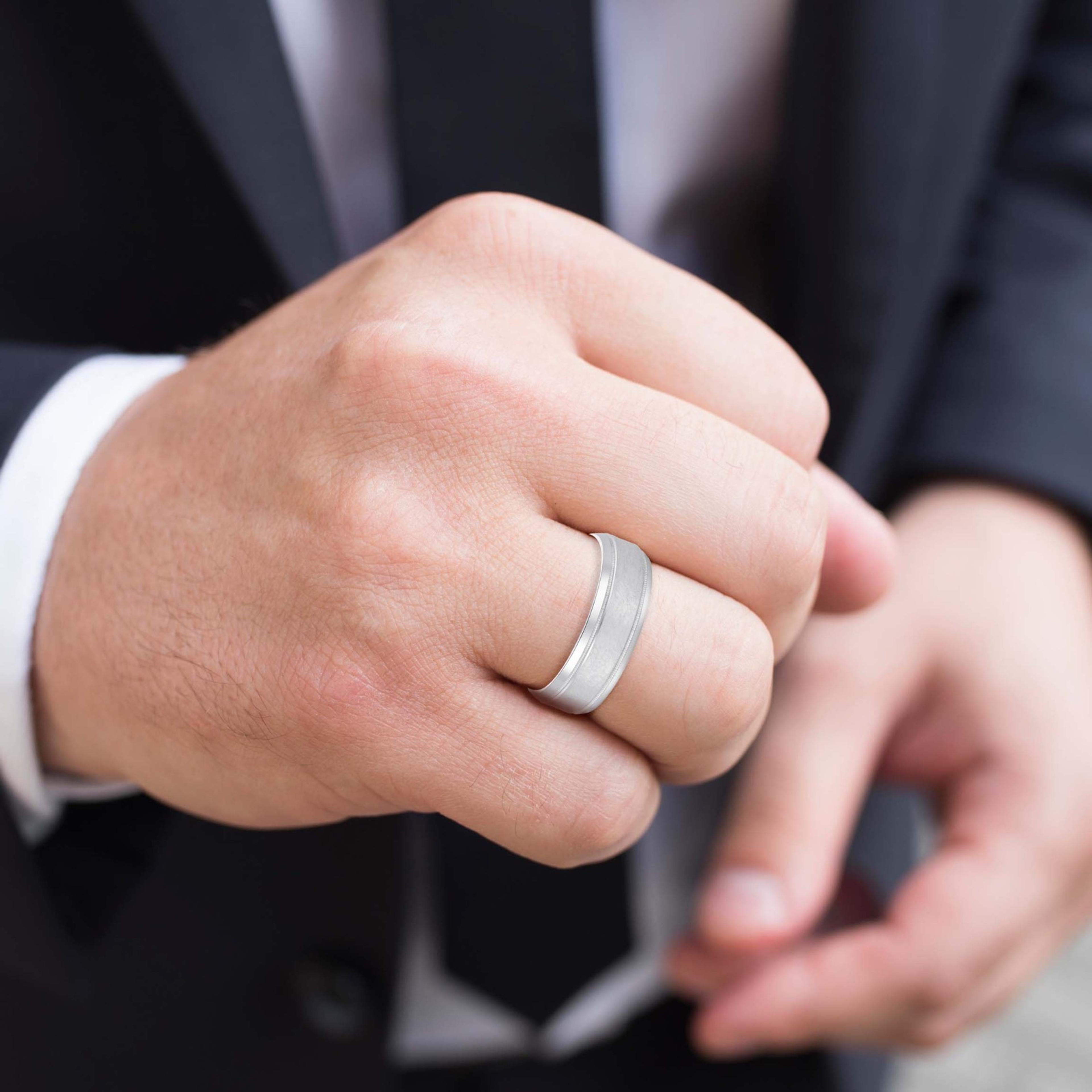 Light Hammer Finished Beveled Edge Men's Wedding Band
