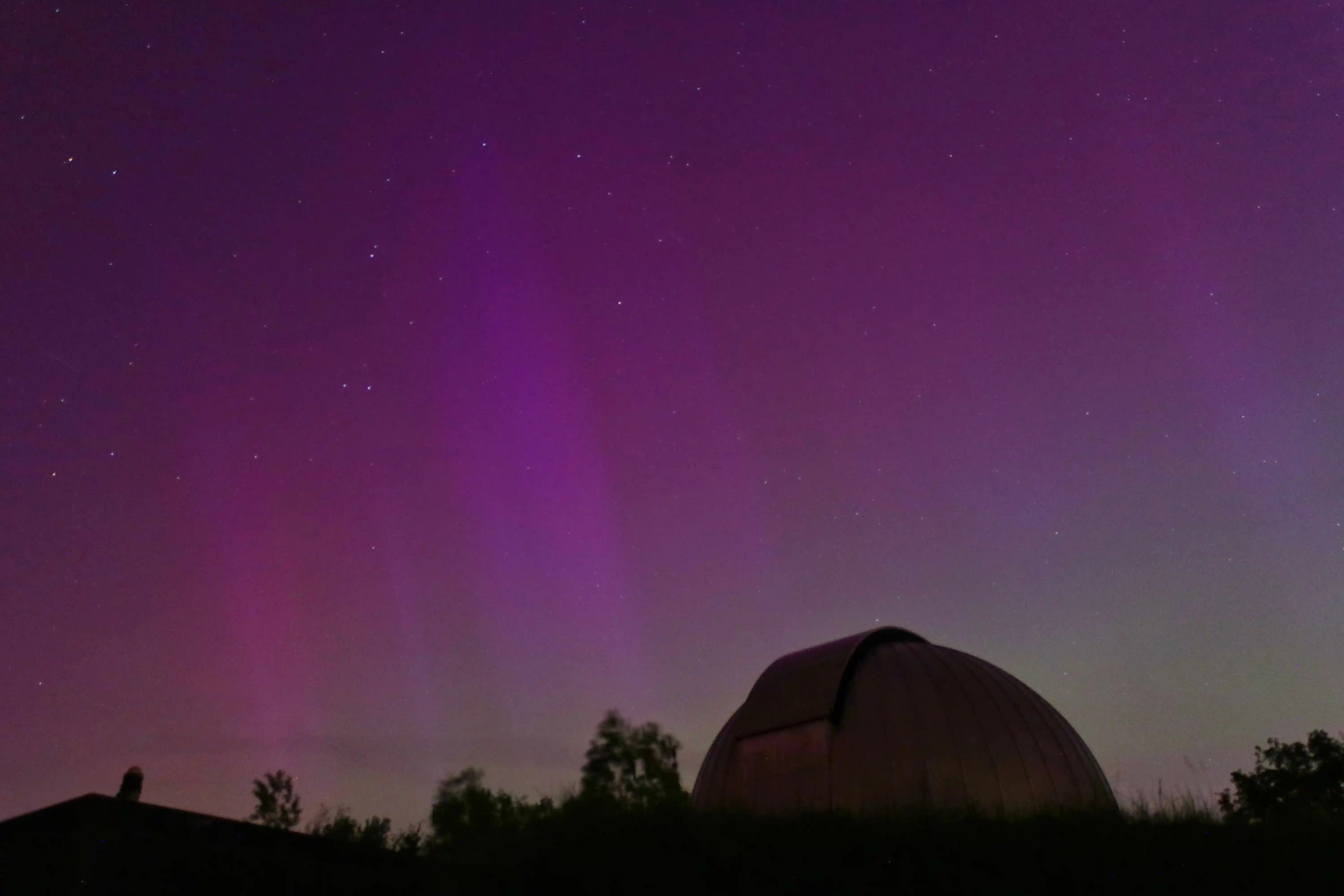Sterrenwacht Copernicus met het noorderlicht
