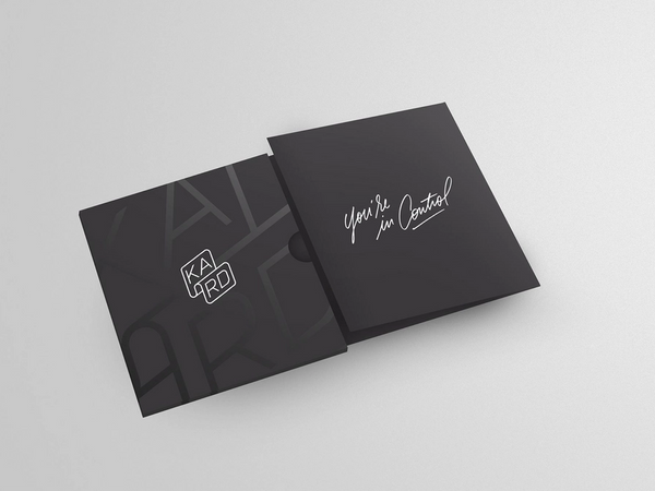 Étui de la carte de la néobanque pour ados Kard