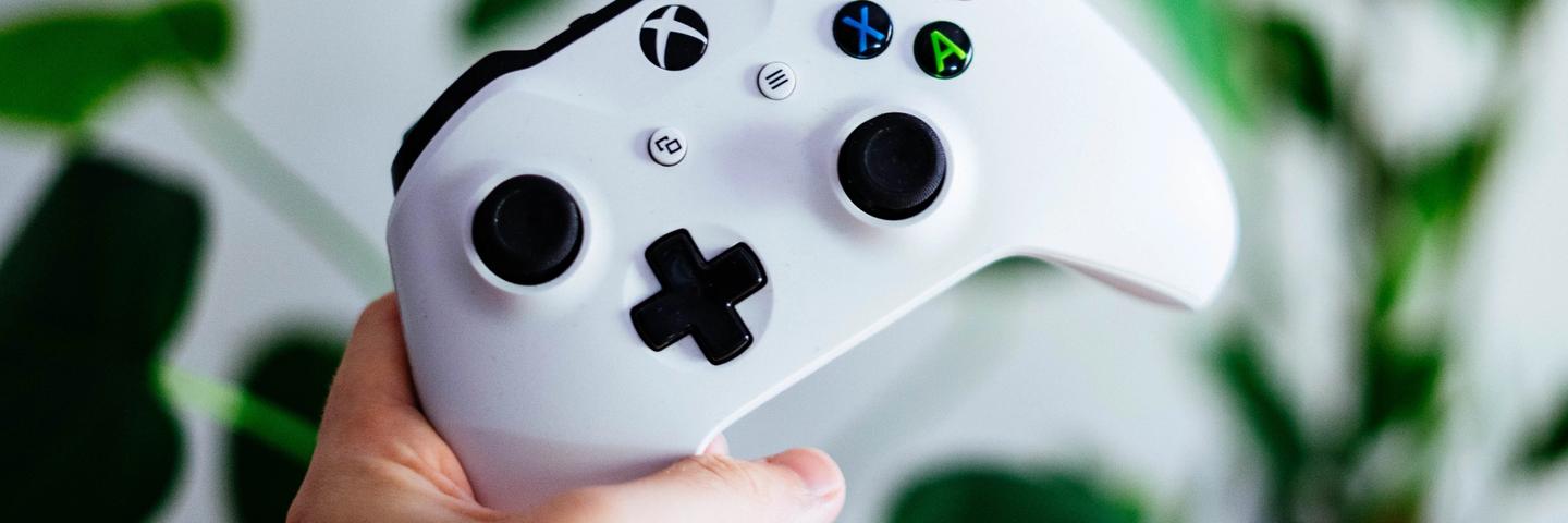 Une manette de jeu vidéo