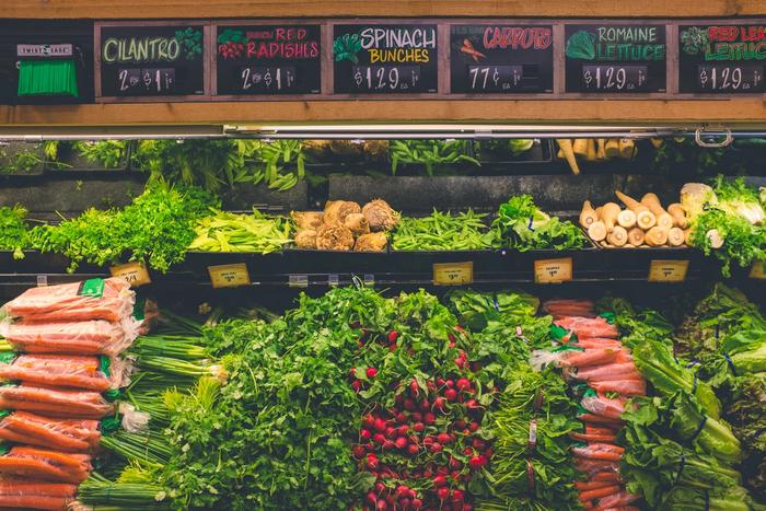 Des légumes dans un supermarché