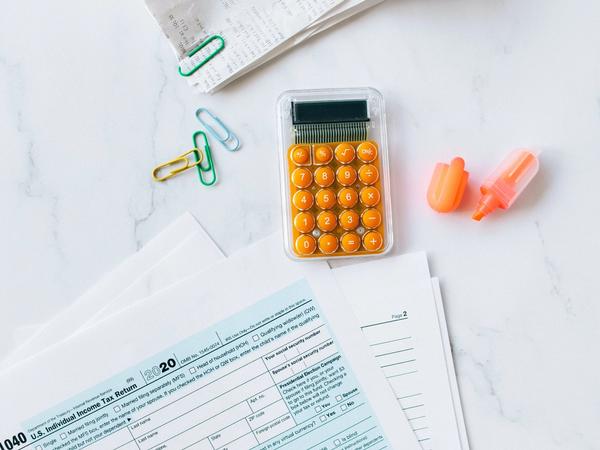 Des documents d'ouverture de comptes d'investissement