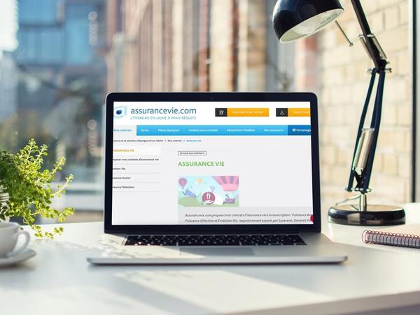 Un ordinateur sur le site d'assurancevie.com