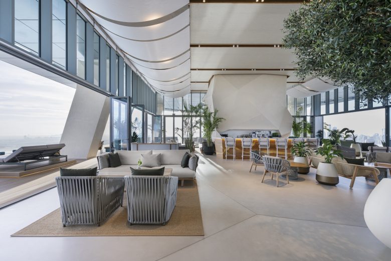 Aura Skypool inside view