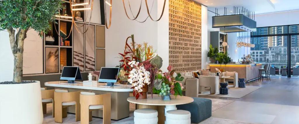 Vida Dubai Marina & Yacht Club lobby
