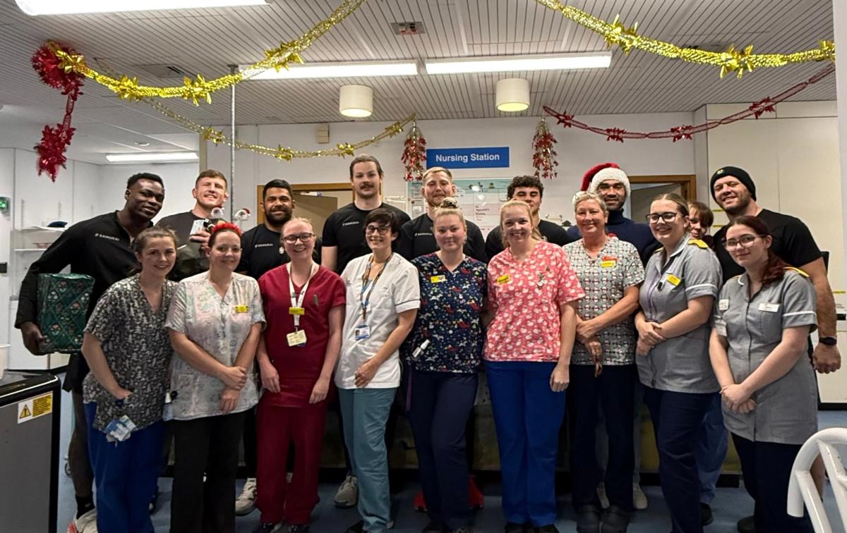Chiefs Bring Christmas Cheer to Bramble Ward | Exeter Chiefs | Exeter ...