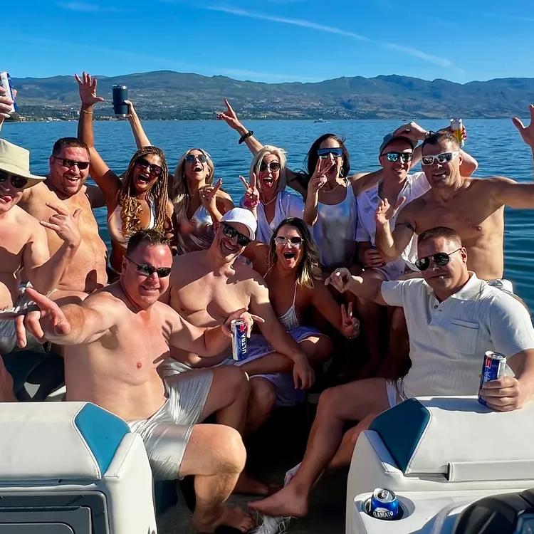 Kelowna Private Pontoon Charter