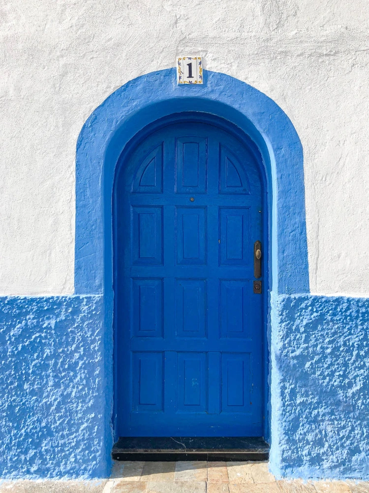 puerta azul