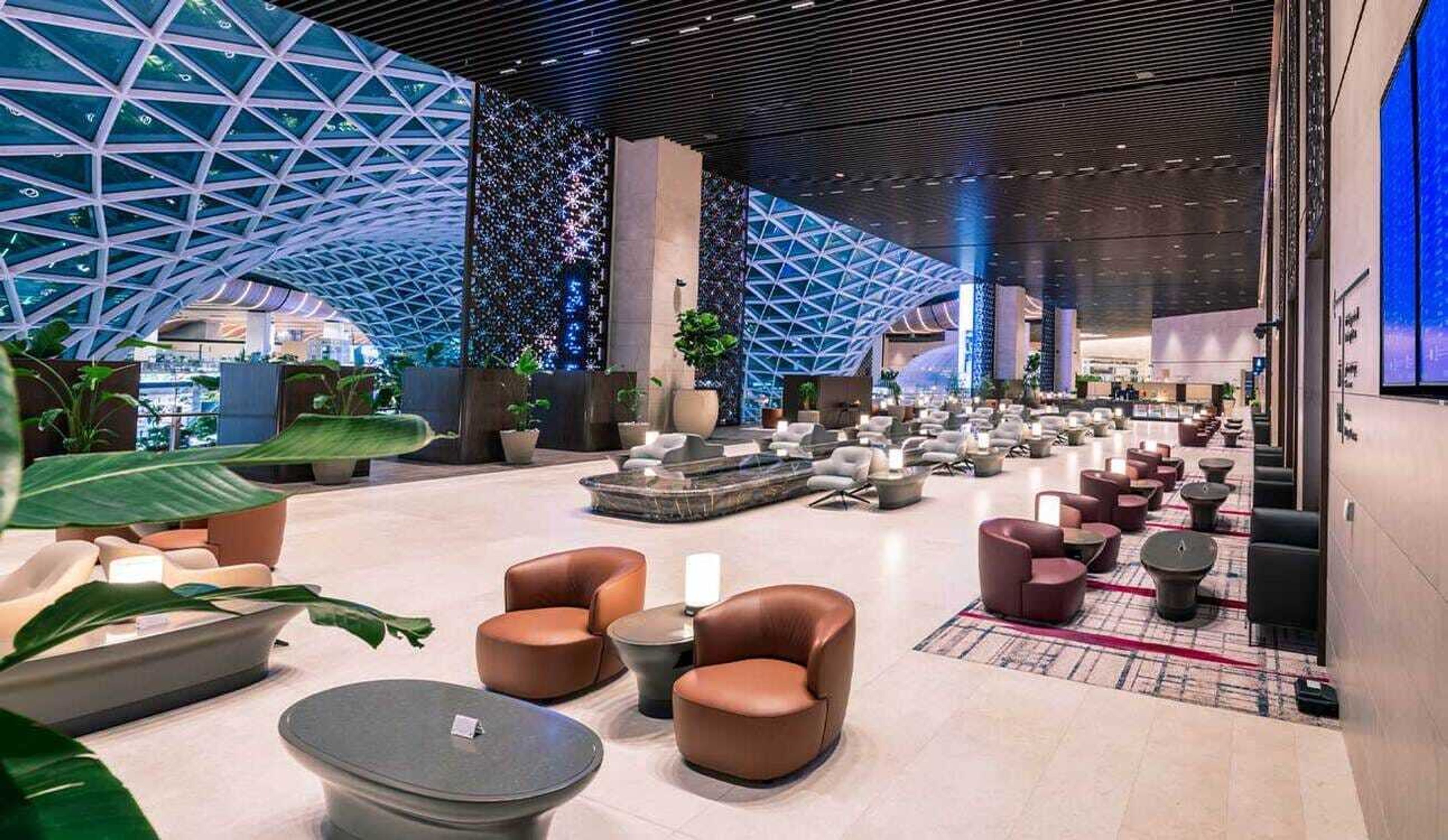 Qatar Airways business lounge