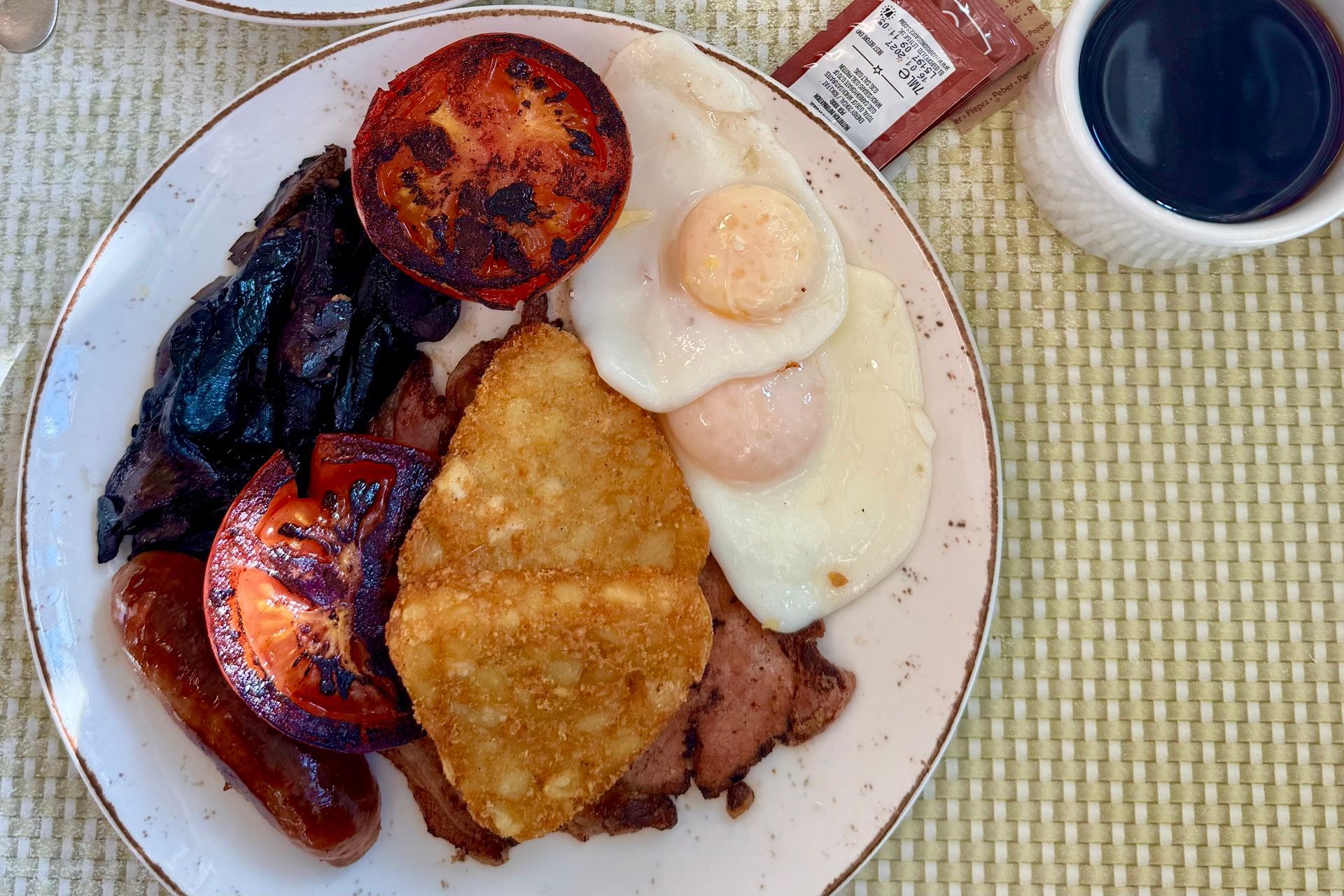 This plate, after pulling an all-nighter, is… well… chef’s kiss!
