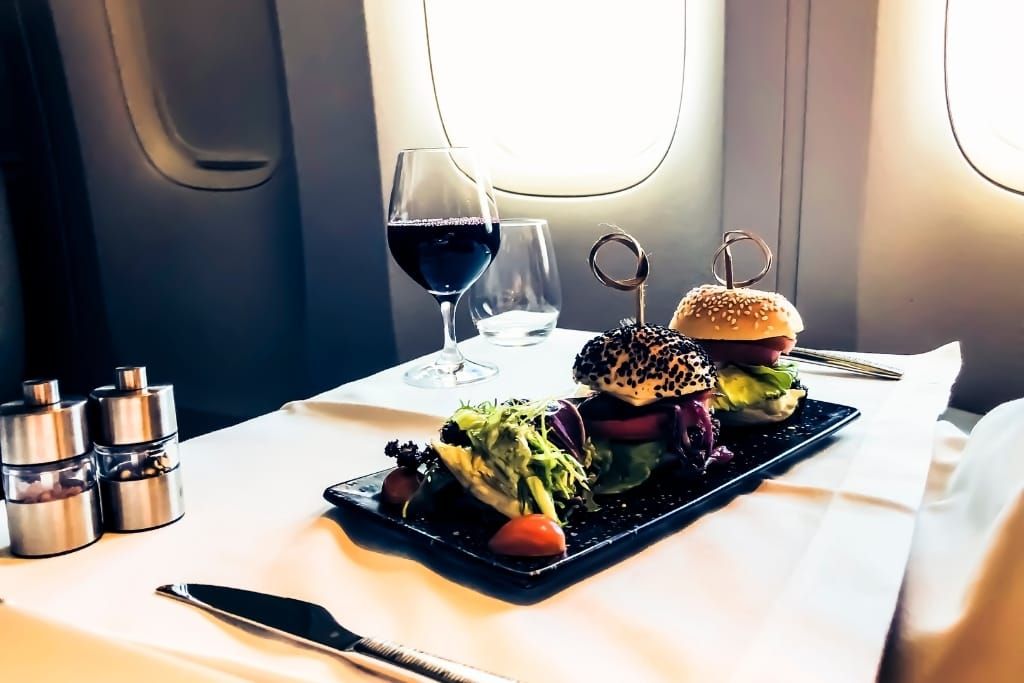 š¤ Business-class suites for $54 (and no points)