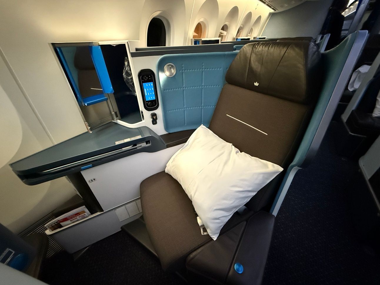 KLM 787 Dreamliner business class