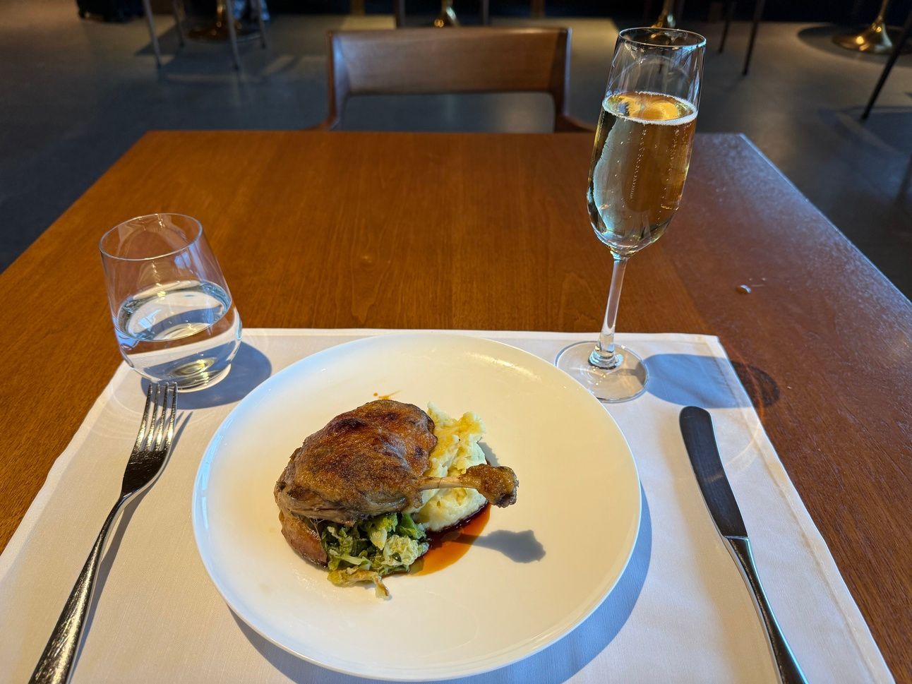 A photo of my meal in Hong Kong airport