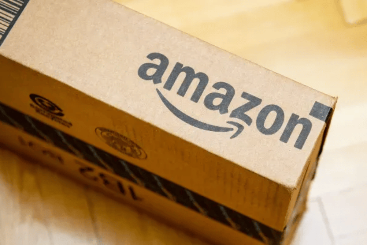 A bown Amazon package