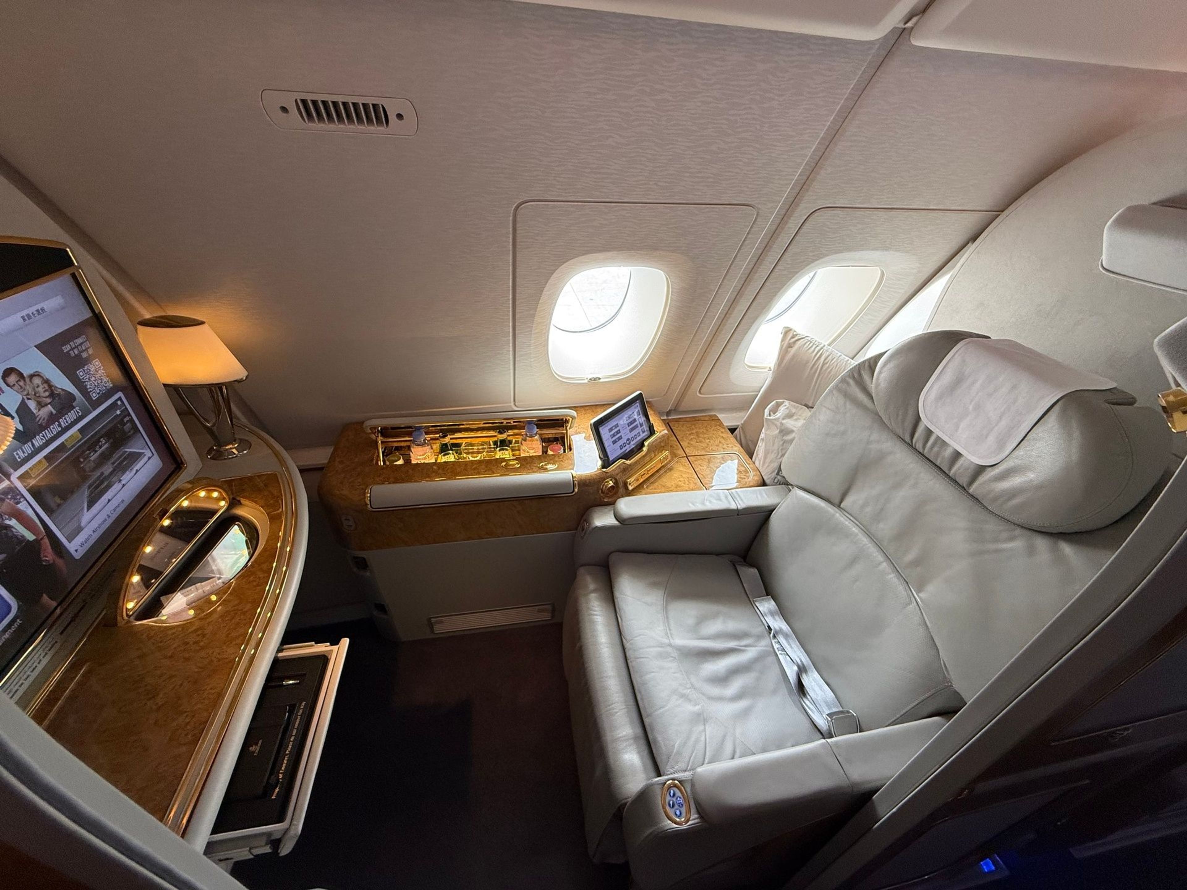 Emirates first class, babyyy